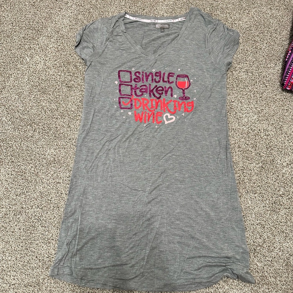 Daisy Fuentes Heather Gray Tee